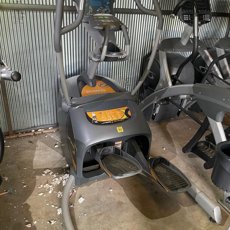 Octane Fitness Lateral Elliptical